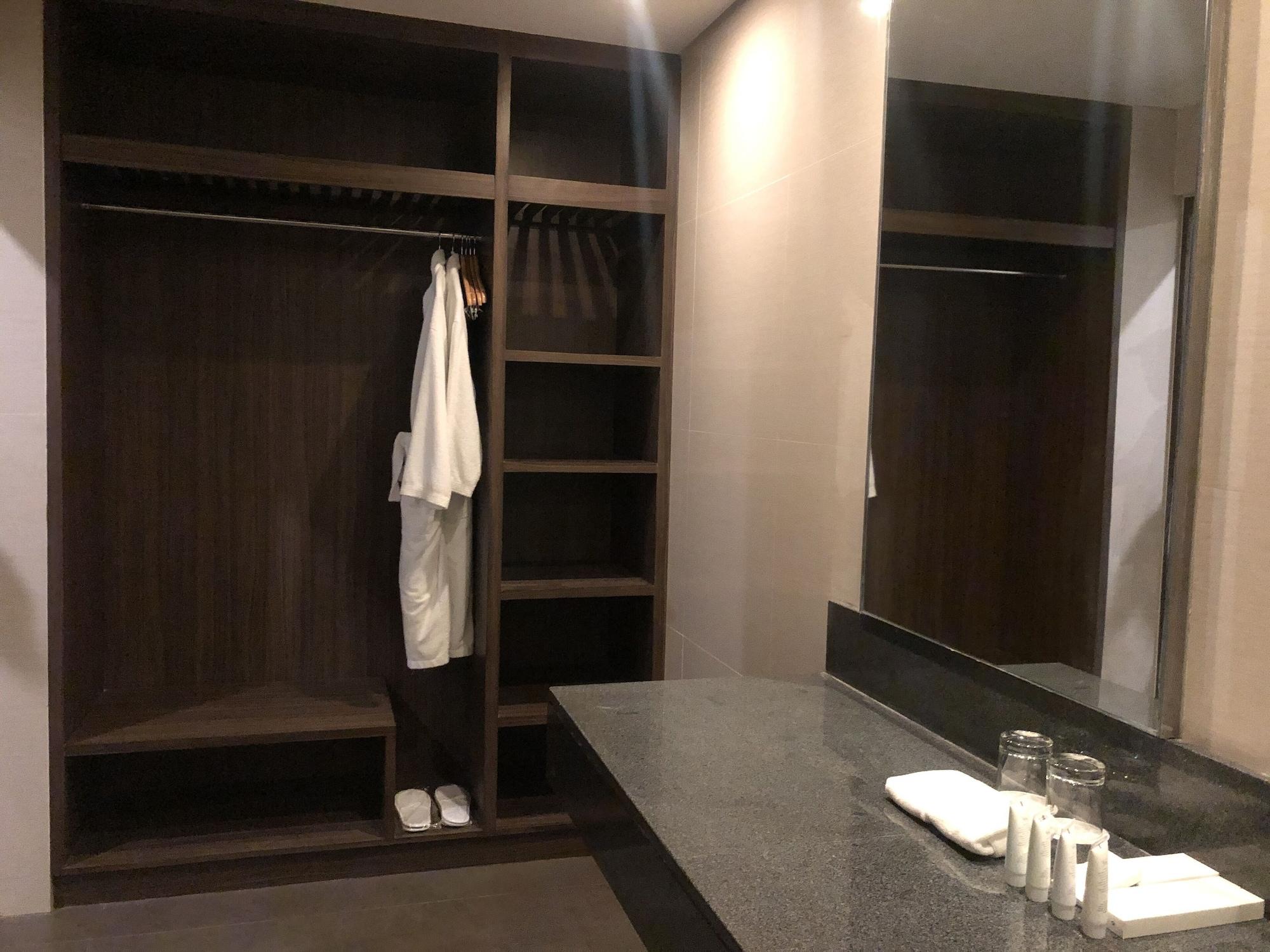 Hotel Lucky Chinatown Binondo Манила Экстерьер фото